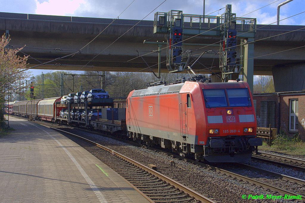 185 068 mit gemischten Güterzug am 17.04.2015 Hamburg-Harburg Richtung Hafen