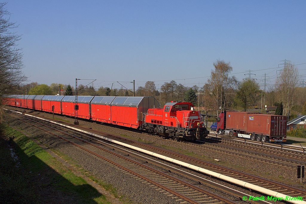 261 103 mit Autotransportzug EGP 139 285 mit Containerzug am 15.04.2015 in Hamburg-Hausbruch Richtung Süden