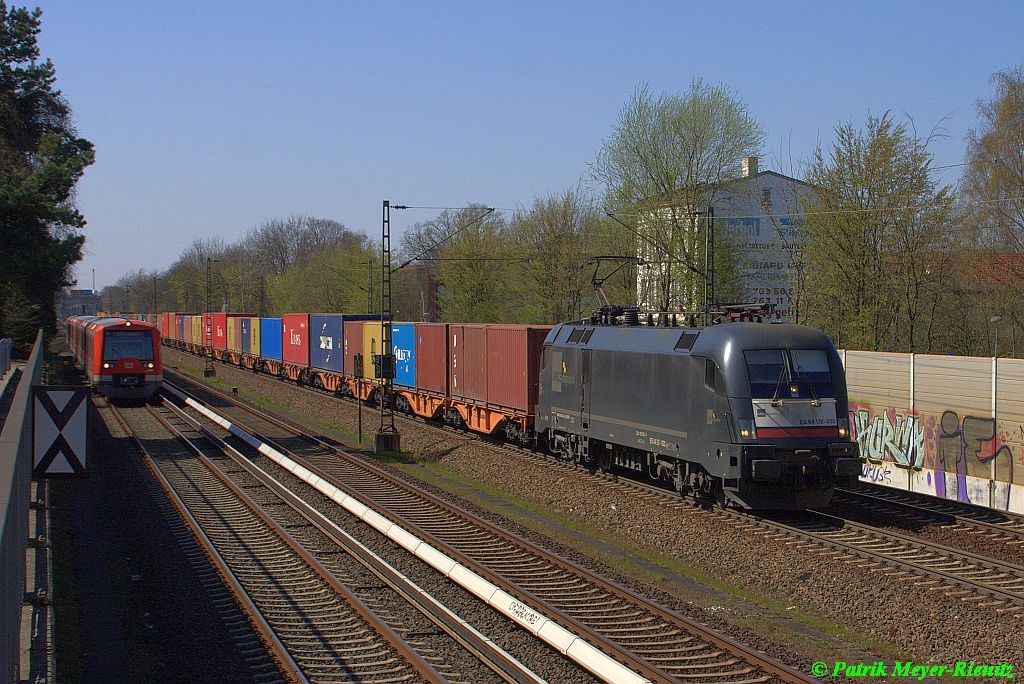 MRCE 182 533 mit Containerzug am 15.04.2015 in Hamburg-Hausbruch Richtung Süden
