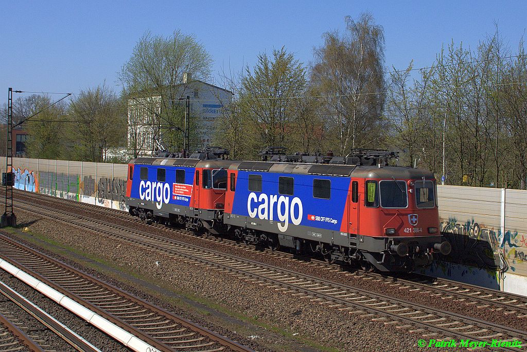 SBB Cargo Re421 395 + SBB Cargo Re 421 386 Lz in Hamburg-Hausbruch Richtung Hafen am 15.04.2015