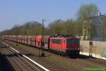 155 063 mit Kohlewagenzug in Hamburg-Hausbruch Richtung Süden am 15.04.2015