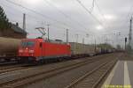 br-185-traxx/422771/185-363-mit-gueterzug-aus-maschen 185 363 mit Güterzug aus Maschen bei EInfahrt in Stade Gbf. am 23.04.2015
